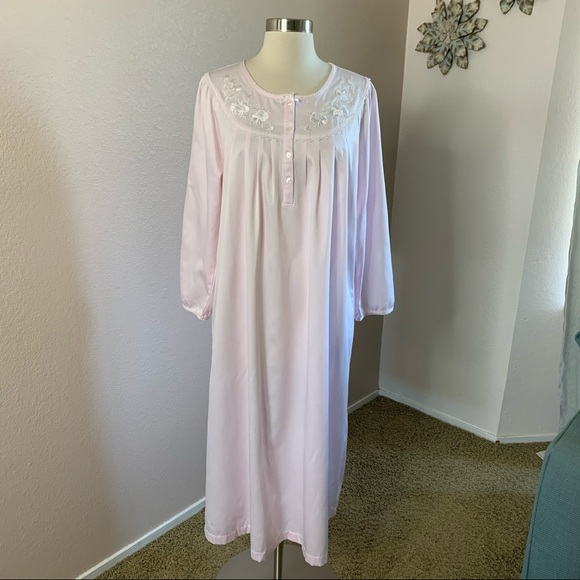 Miss Elaine Petites Pink  Lace Rose Appliqués PM - Picture 2 of 11